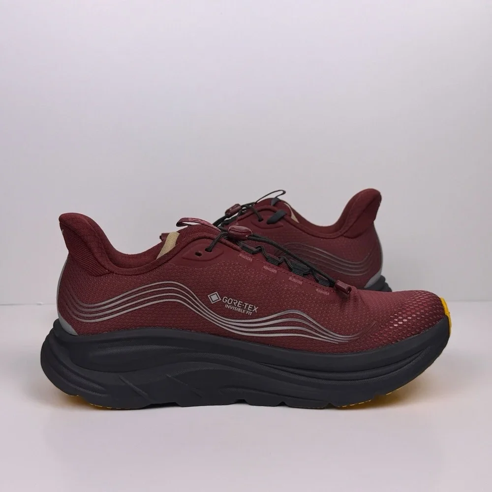 Hoka One One Clifton 11 GTX Running Shoes Men Sz 10 Maroon/Black 1176572 Sample